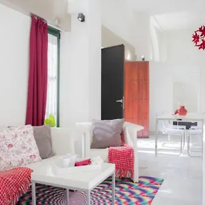 apartamento-a-estrenar-frente-a-la-plaza-de-espaa.es-andalucia.com/