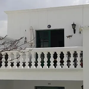 Fabulous 1-bed In Puerto Del Carmen Apartamento