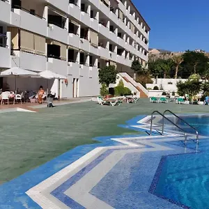 apartamentos-summerland-los-cristianos.tenerifehoteles.net/